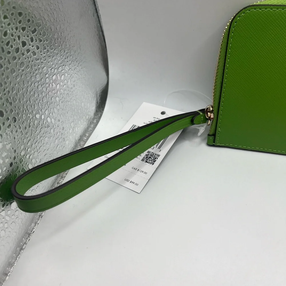 Kate Spade green wristlet. New with tags. - Picture 5 of 8